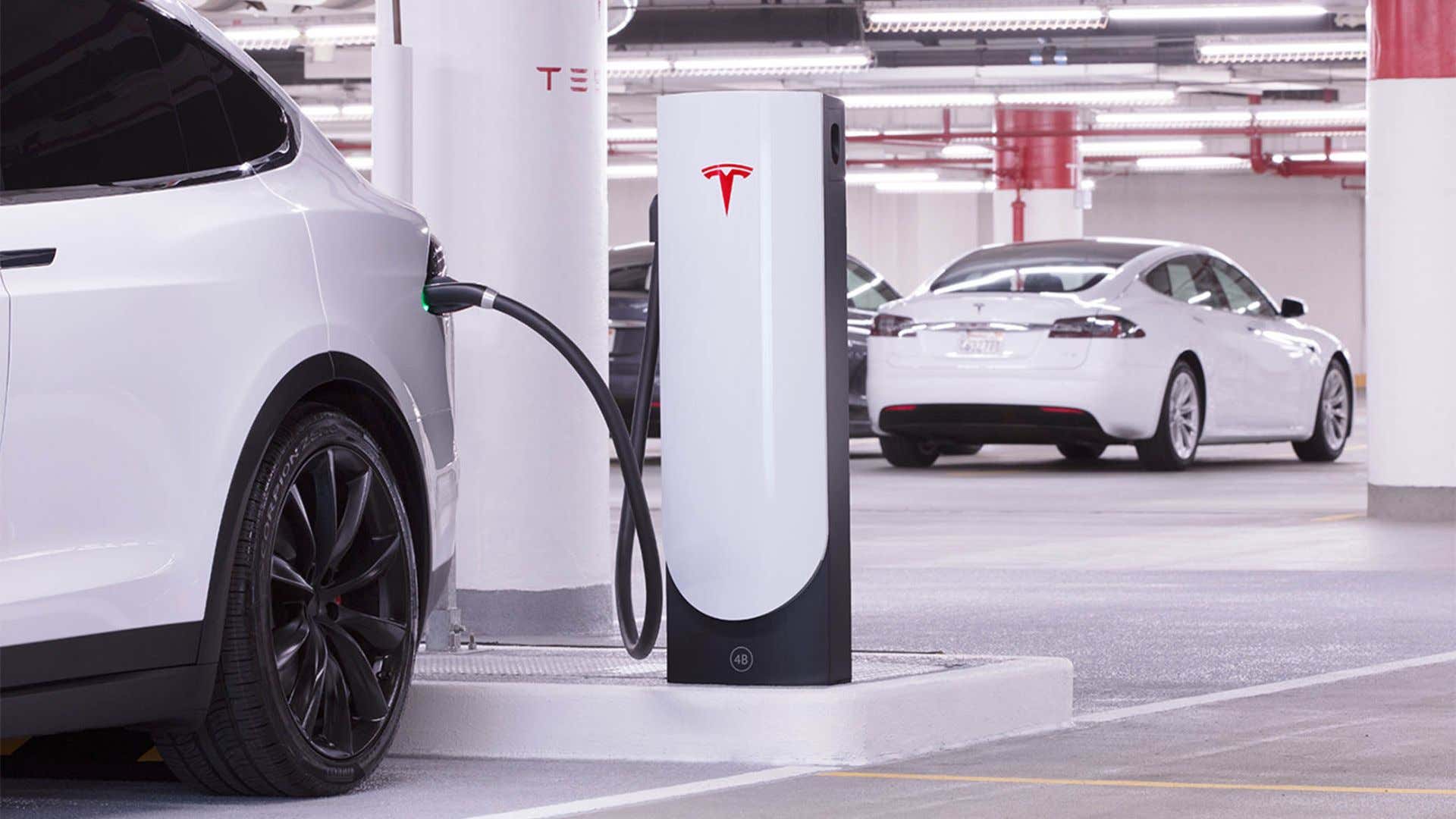 How Long Does a Tesla Charge With Solar Panels?